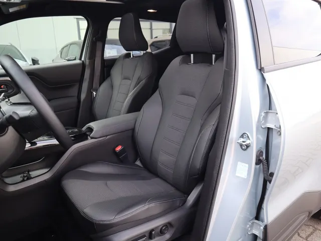 Toyota Urban Cruiser Executive 61 kWh | Panoramdak | 360 Camera | Stuur/Stoel Verwarming |