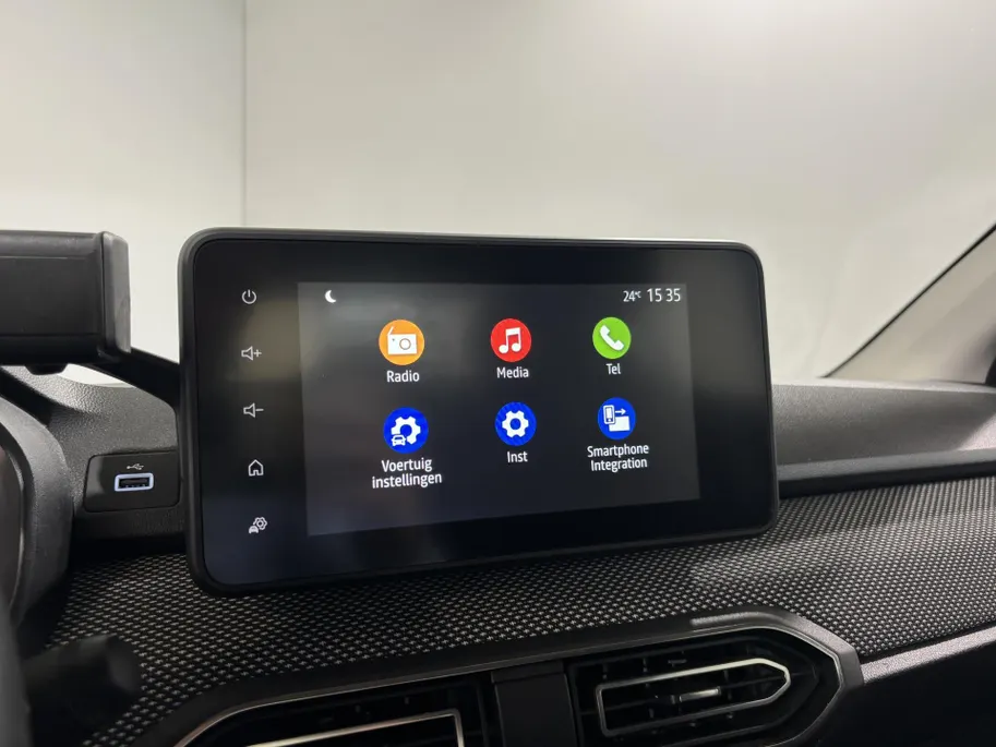 Dacia Sandero 100PK TCe Bi-Fuel Essential | 1e eigenaar | Trekhaak | Airco | Bluetooth | Parkeersensoren | Cruise Control | LED Koplampen | Camera | Lichtmetalen Velgen |