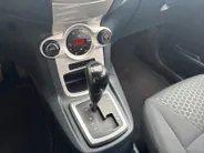 Ford Fiesta 1.4 Titanium | Voorruitverwarming | PDC | Airco | 12 maanden BOVAG garantie