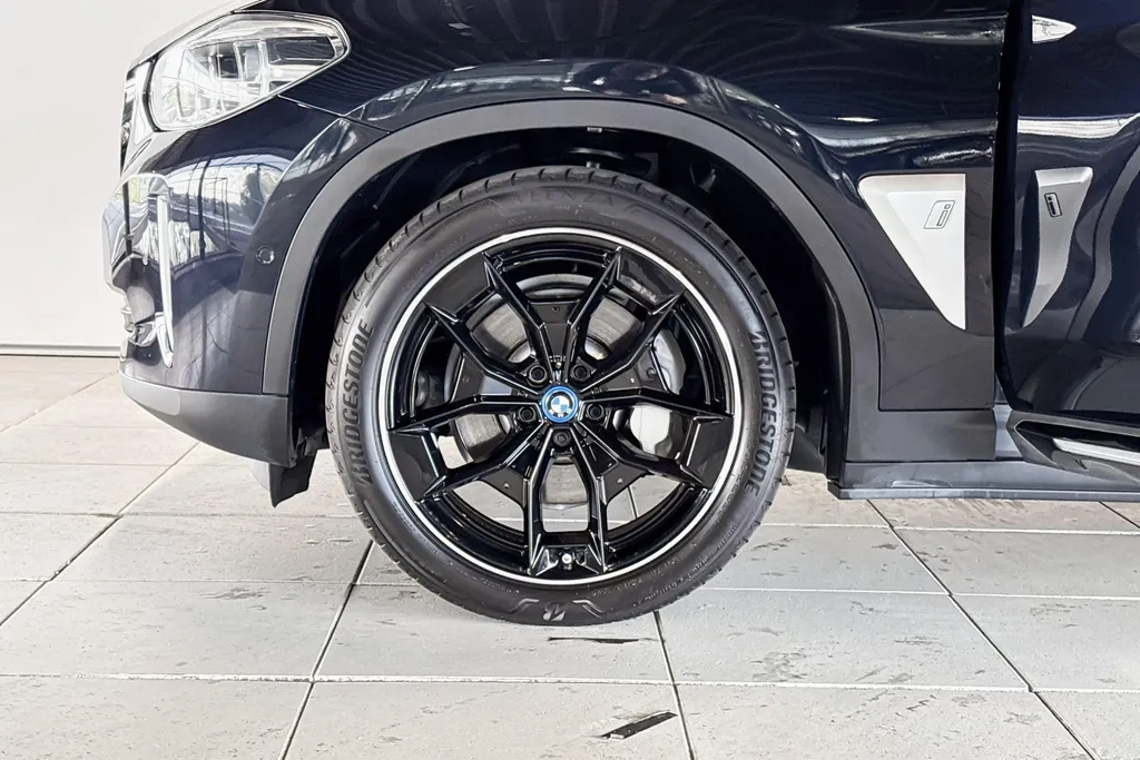 BMW iX3 High Executive 80 kWh