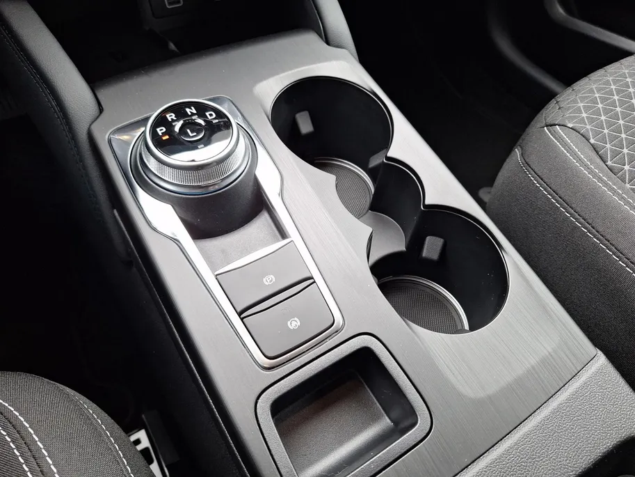 Ford Kuga 2.5 PHEV Titanium | El. Trekhaak | Camera | Navigatie | Climate Control | Draadloze Apple Carplay&Android Auto | 17' Lichtmetaal | Parkeersensoren |