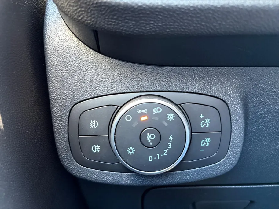Ford Fiesta 1.0 EcoBoost Titanium | 1e Eigenaar | NL-Auto | Navigatie | Climate Control | Cruise Control | Parkeersensoren | Lichtmetalen velgen | All Weather banden