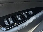 Kia Sportage 1.6 T-GDi Hybrid DynamicLine | Camera | Navi | Apple Carplay | Android Auto | Lichtmetalen Velgen |