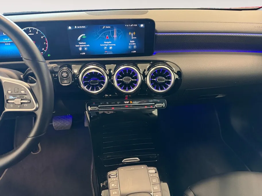 Mercedes-Benz CLA 180 AUTOMAAT | LUXURY LINE | APPLE CARPLAY | NL-AUTO |