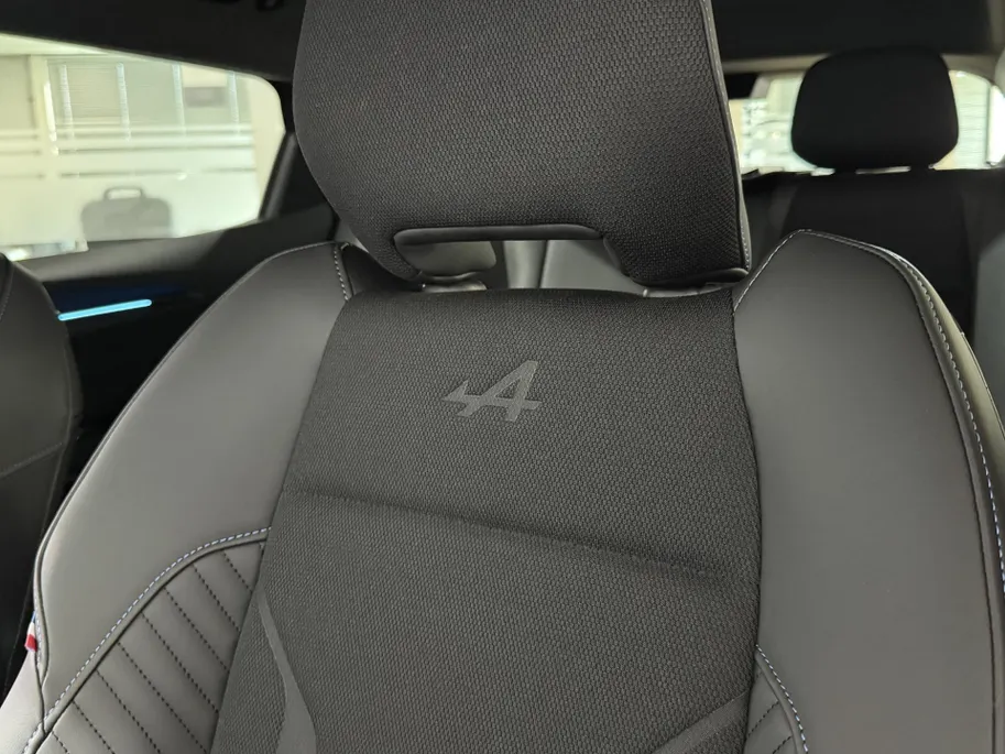 Renault Scénic E-Tech EV87 long range Esprit Alpine Automaat | DEMO - 17% Bijtelling | 360 Camera | Digital Cockpit | Elektrische Achterklep | Adaptive Cruise Control | Apple CarPlay/Android Auto |