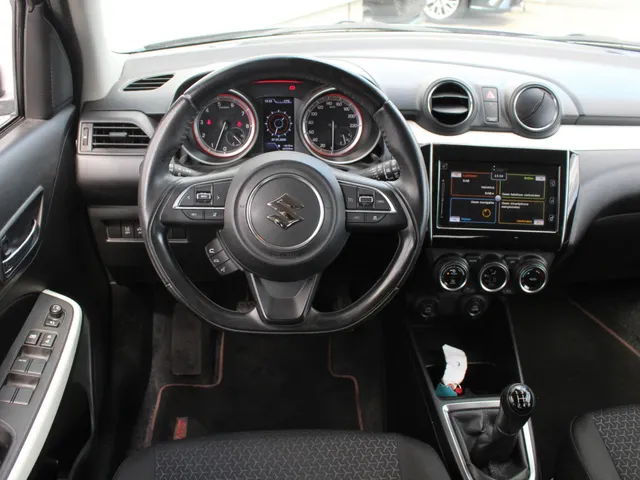 Suzuki Swift 1.2 Stijl Smart Hybrid | Navi | Cruise | Clima | Camera | Trekhaak