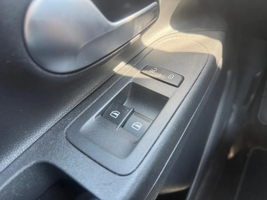 Volkswagen up! 1.0 | Camera | Parkeersensoren | Climate Control | Cruise Control | DAB | Stuurbediening | Bluetooth | Goed Onderhouden