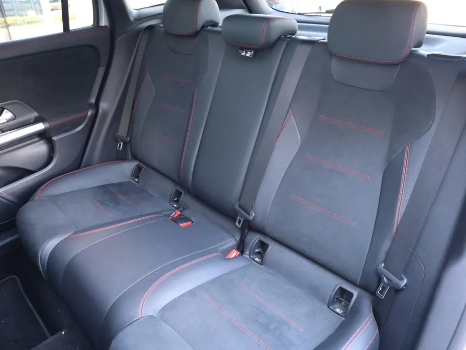 Mercedes-Benz GLA 250 e AMG Line l Keyless l Achteruitrij camera l Stoelverwarming l Memory