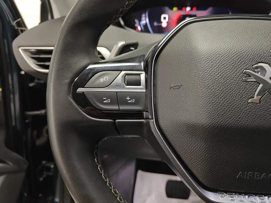 Peugeot 3008 1.2 PureTech Allure Avantage | Navi | Camera | Apple CarPlay/Android Auto | Climate Control | Cruise Control | Parkeersensoren | Lichtmetalen Velgen