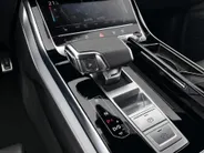 Audi Q8 55 TFSIe 280kW/381PK quattro Pro Line S · Panoramadak · Leder · 360°Camera + Parkeersensoren · Trekhaak ·