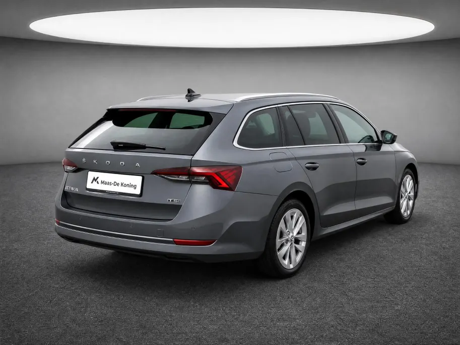Škoda Octavia Combi 1.5e-TSI/150PK Business Edition Plus · Navigatie · Apple/Android Car Play · Camera + Parkeersensoren · Stoelverwarming ·