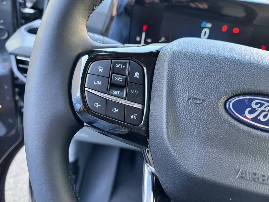 Ford E-Transit Custom 320 L2H1 Limited 64 kWh | DEMO | Inklapbare Trekhaak | Adaptive Cruise Control | BLISS | 17 inch lichtmetalen velgen | Verwarmbare Stoelen | Verwarmbare Voorruit