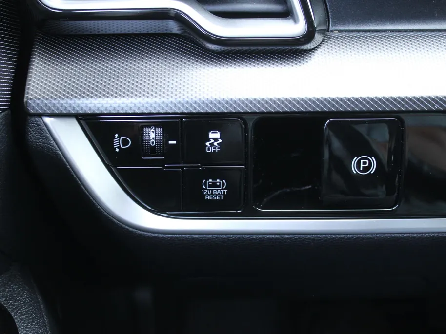 Kia Sportage 1.6 T-GDi Hybrid DynamicLine | Camera | Cruise adapt. | Navi | 17' LM | Clima v+a | LED | Apple Carplay/Android Auto |