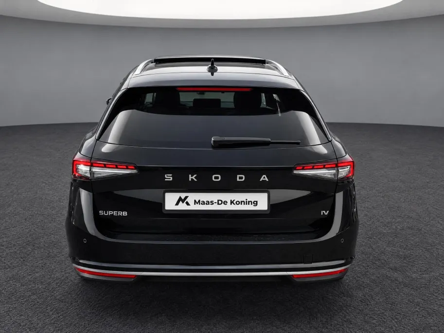 Škoda Superb 1.5TSI 150kW/204PK PHEV Laurin & Klement · Panoramadak · Leder · Trekhaak · 360°Camera · Garantie t/m 04-06-2030 of 100000km.