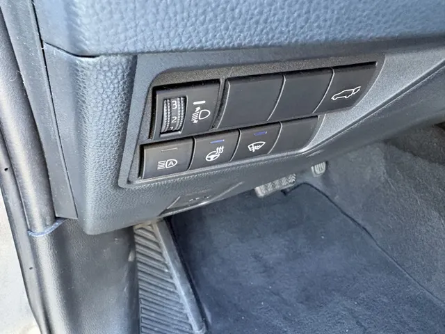 Toyota Yaris Cross 1.5 Hybrid Launch Edition | Bi-Tone | HUD | VERKOCHT