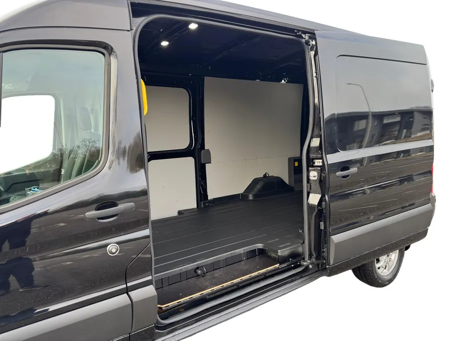 Ford E-Transit 350 L3H2 Trend 68 kWh | Uit Voorraad Leverbaar | Prijs inclusief €8.285,- Ready Set Ford Bonus | 257km WLTP Rijbereik | PRO Onboard Charging | Driver Assistance Ultimate