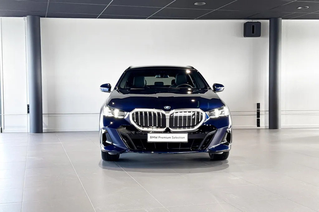 BMW i5 Touring xDrive40