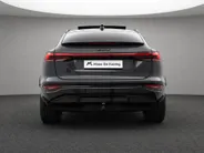 Audi Q6 e-tron Sportback S edition performance 306pk 100 kWh · SOH 97,8% · Panoramadak · Wegklapbare Trekhaak · 360 Camera · Stoelverwarming voor+achter · Bijrijder Display · 19'' Inch · Garantie t/m 10-08-2030 of 100.000km