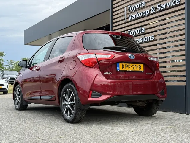 Toyota Yaris 1.5 Hybrid Dynamic | All Seasons | Stoelverwarming