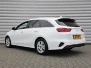 Kia Ceed Sportswagon 1.5 T-GDi DynamicPlusLine | Stoel- & stuurverwarming | Camera | Clima | Cruise adapt. | LED | Navi | Elek. achterklep | 16' LM |