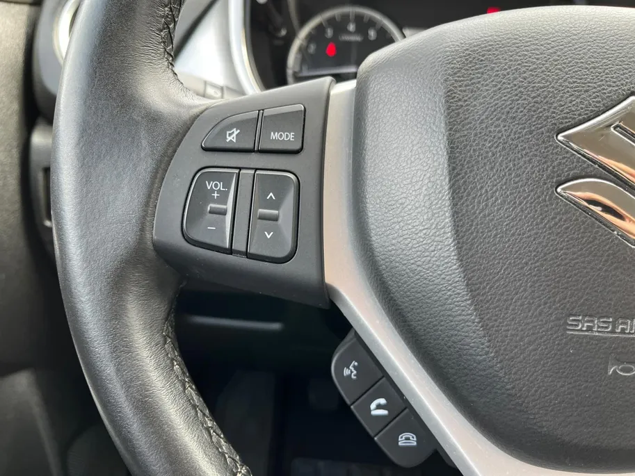Suzuki Vitara 1.6 Exclusive | Cruise Control | Climate Control | Parkeer Camera | Apple/Android Carplay | Stoelverwarming | Navigatie |