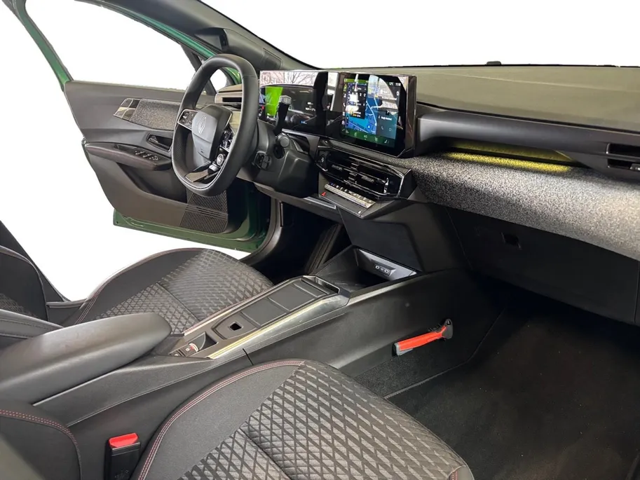 Renault Clio 1.8 Hybrid 160 techno AUTOMAAT NAVI AIRCO CAMERA CRUISE CONTROLE STOELVERWARMING APPLE CARPLAY ANDROID AUTO !!LET OP RIJDENDE DEMO!!