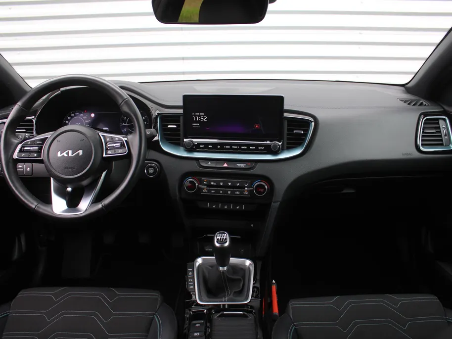 Kia Ceed 1.0 T-GDi Design Edition | Stuur-/stoelverwarming | Cruise | Camera | 16' LM | Dodehoekdetectie | JBL audio | LED |