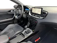 Kia Ceed 1.0 T-GDi GT-Line | Panorama schuifdak | Navigatie | Camera | Apple Carplay / Android auto | Stoelverwarming/ Stuurverwarming | Cruise control | Lichtmetalen Velgen |