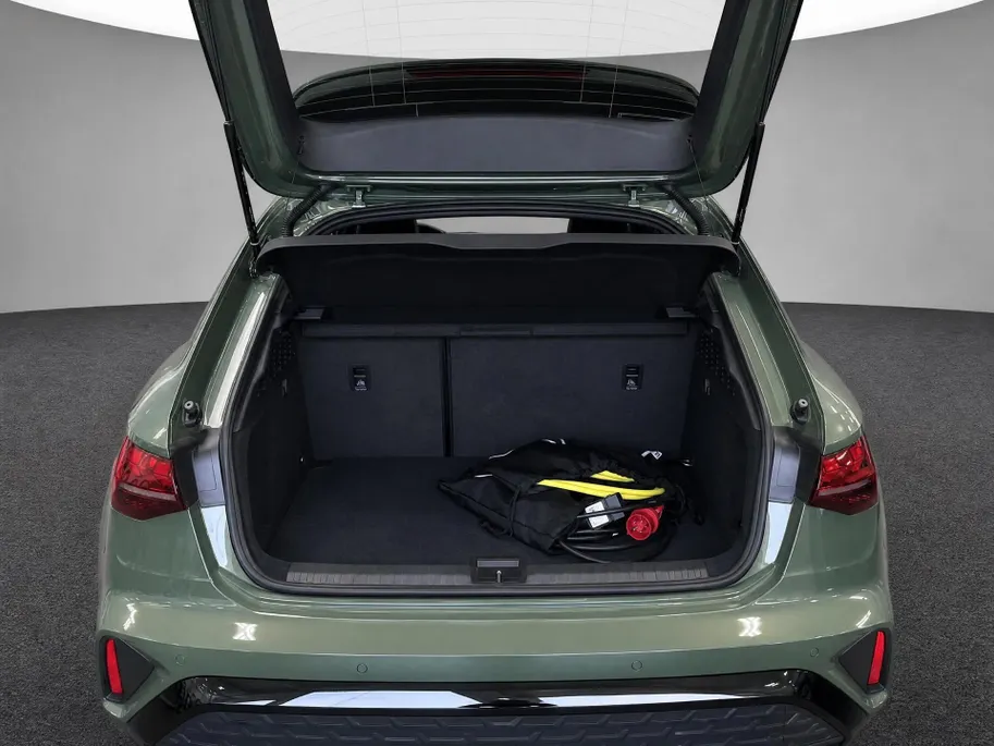 Audi A3 Sportback 40 TFSIe 204pk S edition · Camera · Panoramadak · Apple/Android Car Play · Park Assist · 17'' Inch · Garantie t/m 01-01-2030 of 100.000km
