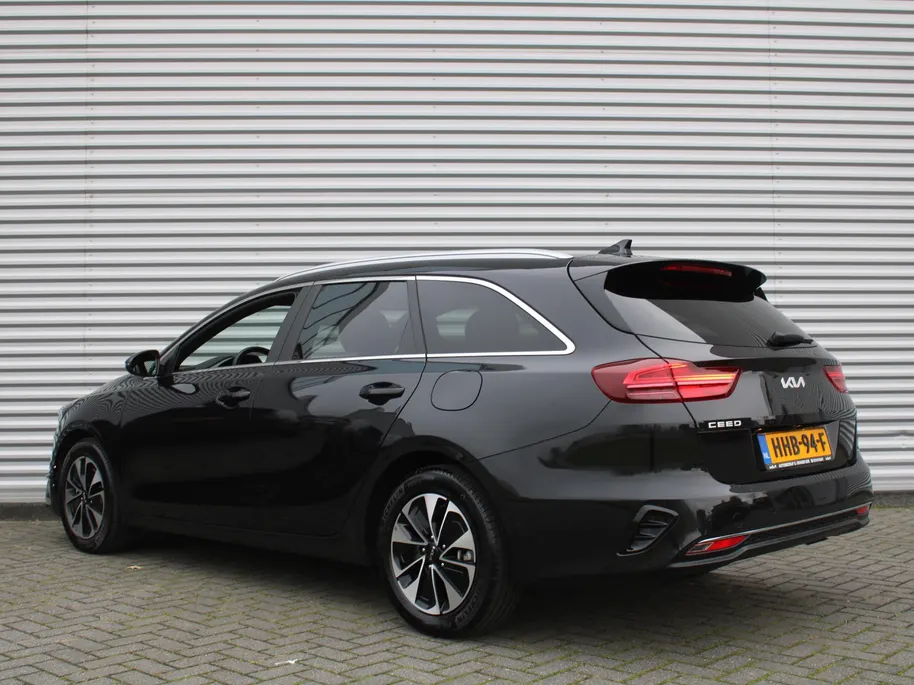 Kia Ceed Sportswagon 1.0 T-GDi MHEV Design Edition | Stuur-/stoelverwarming | Cruise adapt. | Camera | 16' LM | Dodehoekdetectie | JBL audio | LED |