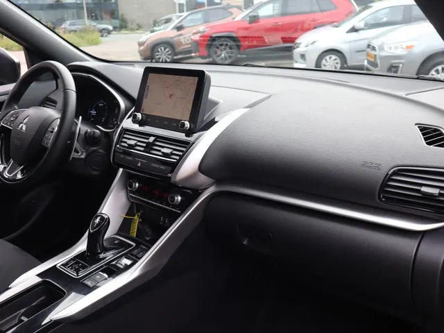 Mitsubishi Eclipse Cross 2.4 PHEV Executive | Trekhaak | Adaptive Cruise | 360 camera