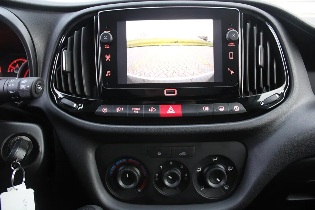 Fiat Doblò Cargo 1.6 MJ L1H1 S Trekking | Nieuw | Airco | Camera | Cruise | Navi | Apple Carplay/Android Auto | 3 zits |