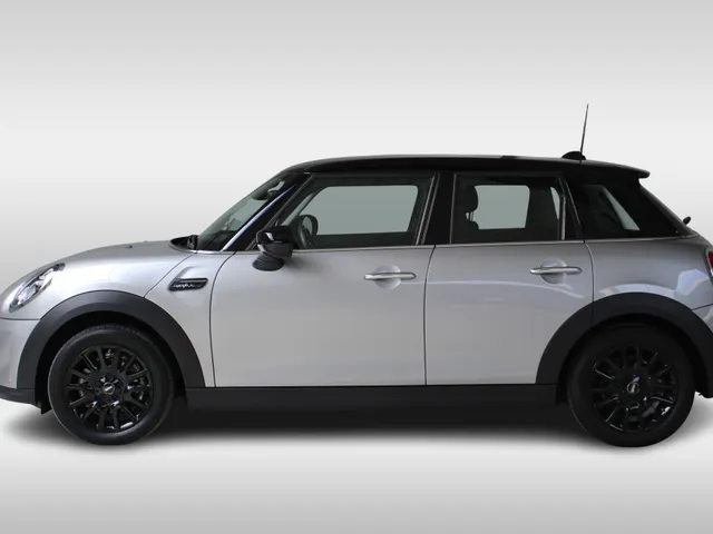 MINI Cooper Mini 1.5 Camden Edition Automaat | Navigatie | Climate Control | Cruise Control