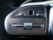 Mercedes-Benz A-Klasse 180 AMG Line l Panorama dak l Keyless entry l Achteruitrij camera l Stoelverwarming