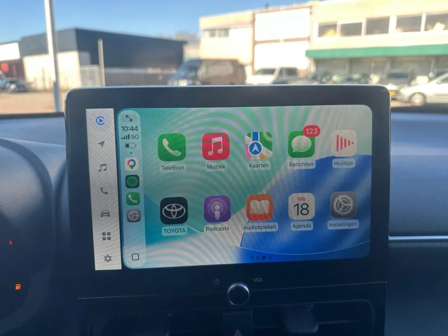 Toyota Yaris Cross 1.5 Hybrid 115 First Edition | CAMERA | CARPLAY | STOEL - STUUR - VOORRUITVERWARMING |