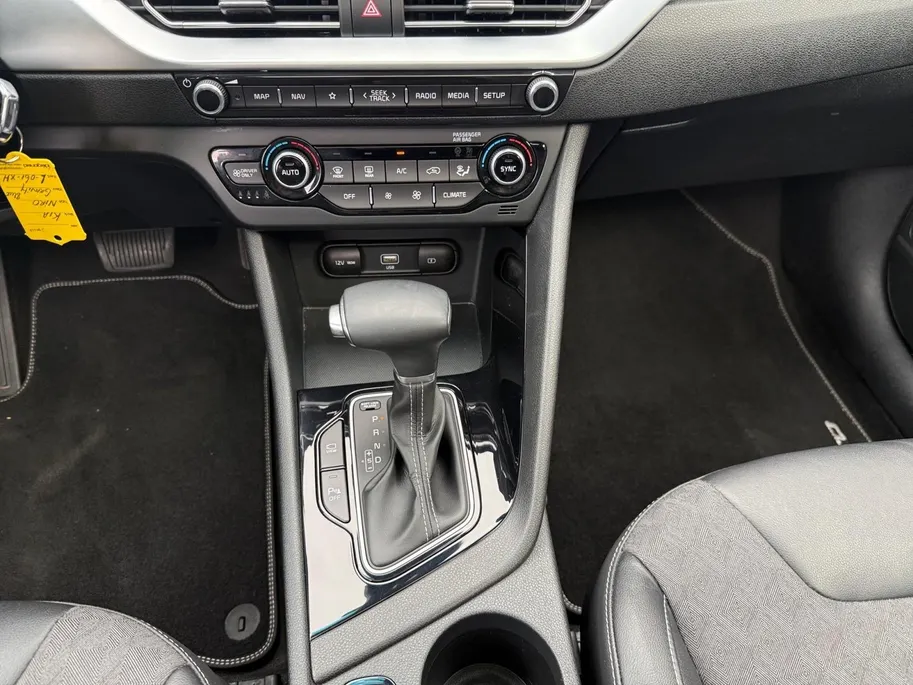 Kia Niro 1.6 GDi Hybrid DynamicLine | NAVI | CAMERA | SCHUIFDAK | TREKHAAK | CLIMATE & CRUISE CONTROLE | LAGE KM. STAND | ETC...