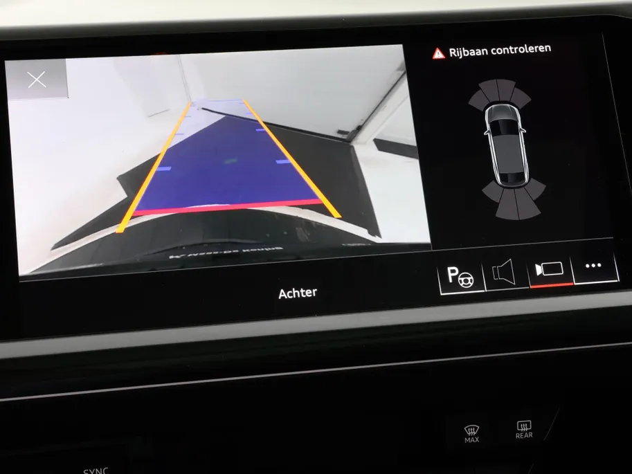 Audi Q4 Sportback e-tron 40 S edition 204 PK 77 kWh · SOH 96,3% · Panoramadak · Camera · Apple/Android Car Play · Navigatie · Head-Up Display ·