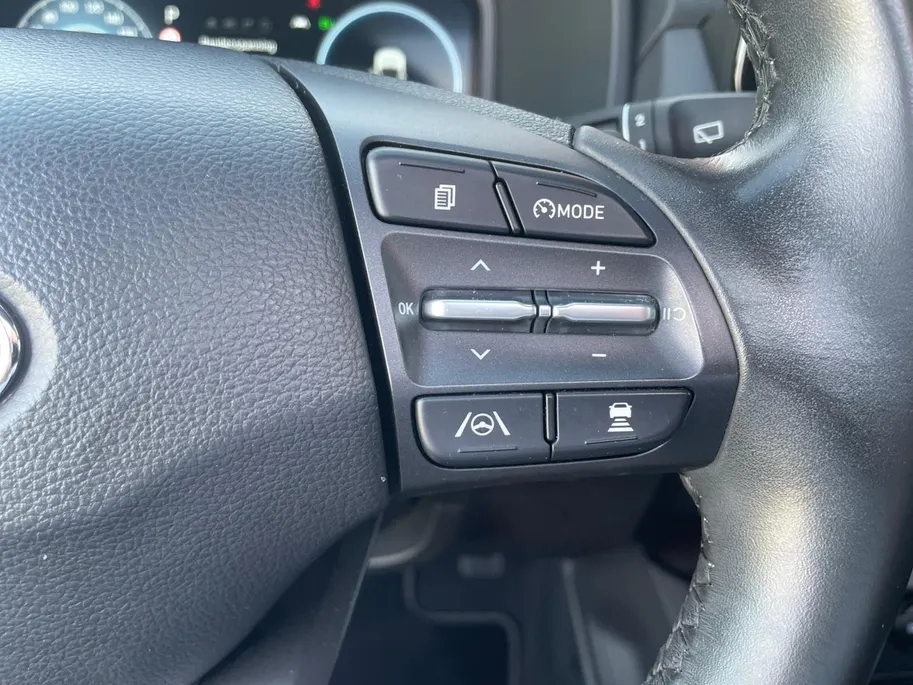 Hyundai Kona 1.6 GDI HEV Fashion Sky | Navigatie| Lichtmetalen velgen| Parkeersensoren| Schuif- kanteldak| Climate Controle| Adaptieve Cruise Controle| Dode hoeksensor|