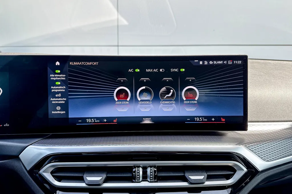 BMW 3 Serie Sedan 318i M-Sport