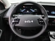 Kia EV6 Air 58 kWh | Trekhaak | 20' LM | Stuur-/stoelverwarming | Camera | Navi | Cruise adapt. | Dodehoek detectie |