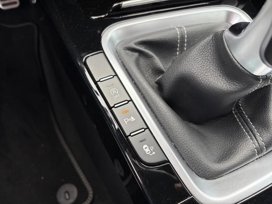 Kia Ceed Sportswagon 1.0 T-GDi GT-Line Business Edition | *1E EIGENAAR | FABRIEKSGARANTIE | APPLE CARPLAY/ ANDROID AUTO | JBL SOUND | STOF/LEDER | NAVI | CAMERA | LMV | ETC…