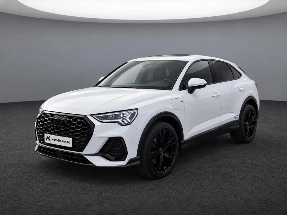 Audi Q3 Sportback 45 TFSIe/245PK S Edition · Camera· Trekhaak · Stoelverwarming · Leder/Alcantara