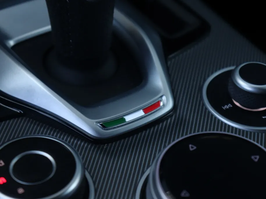 Alfa Romeo Stelvio 2.0 Turbo 280 PK AWD Veloce | Navi | Carplay | Driver | 20'
