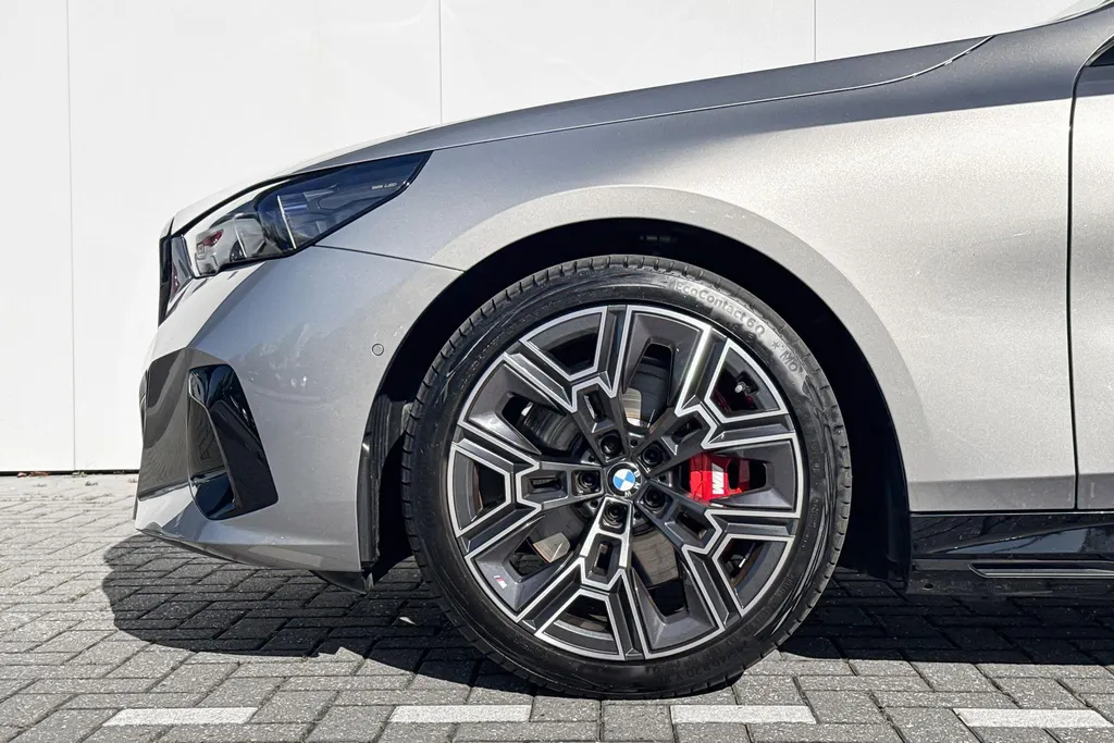 BMW i5 Touring eDrive40 84 kWh
