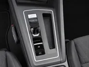 Volkswagen Golf 1.5 eHybrid Life Edition Panoramadak · Achteruitrijcamera · Draadloze telefoonlader · Stuur- & Stoelverwarming