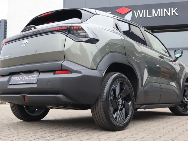 Toyota Urban Cruiser Dynamic 61 kWh | Stoel/Stuur Verwarming | Carplay |