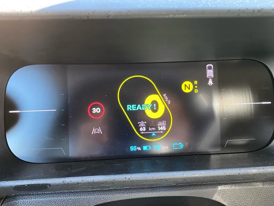 Renault Twingo urban range techno 27.5 kWh * NU IN DE SHOWROOM * Gratis 5 jaar garantie tot 100.000km | financier vanaf 2,9% rente |(Zeeuw & Zeeuw Private Lease Actie v.a. € 379,-)
