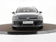Volkswagen Golf variant Life Edition 1.5 eTSI 116 pk 7 versn. DSG · Achteruitrijcamera · draadloze telefoonlader · Trekhaak inklapbaar, met elektrische ontgrendeling ·