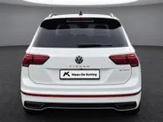 Volkswagen Tiguan 1.4TSIeHybrid 180kW/245PK R-Line Black Style · Panoramadak · Trekhaak · 360°Camera + Parkeersensoren · Stoelverwarming · Garantie t/m 27-07-2027 of 100000km.