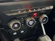 Dacia Duster 150PK TCe Extreme Automaat | Navigatie | Apple Carplay/Android Auto | Cruise Control | Climate Control | Lichtmetalen Velgen | Dodehoek detectie | Licht & Regen Sensor |